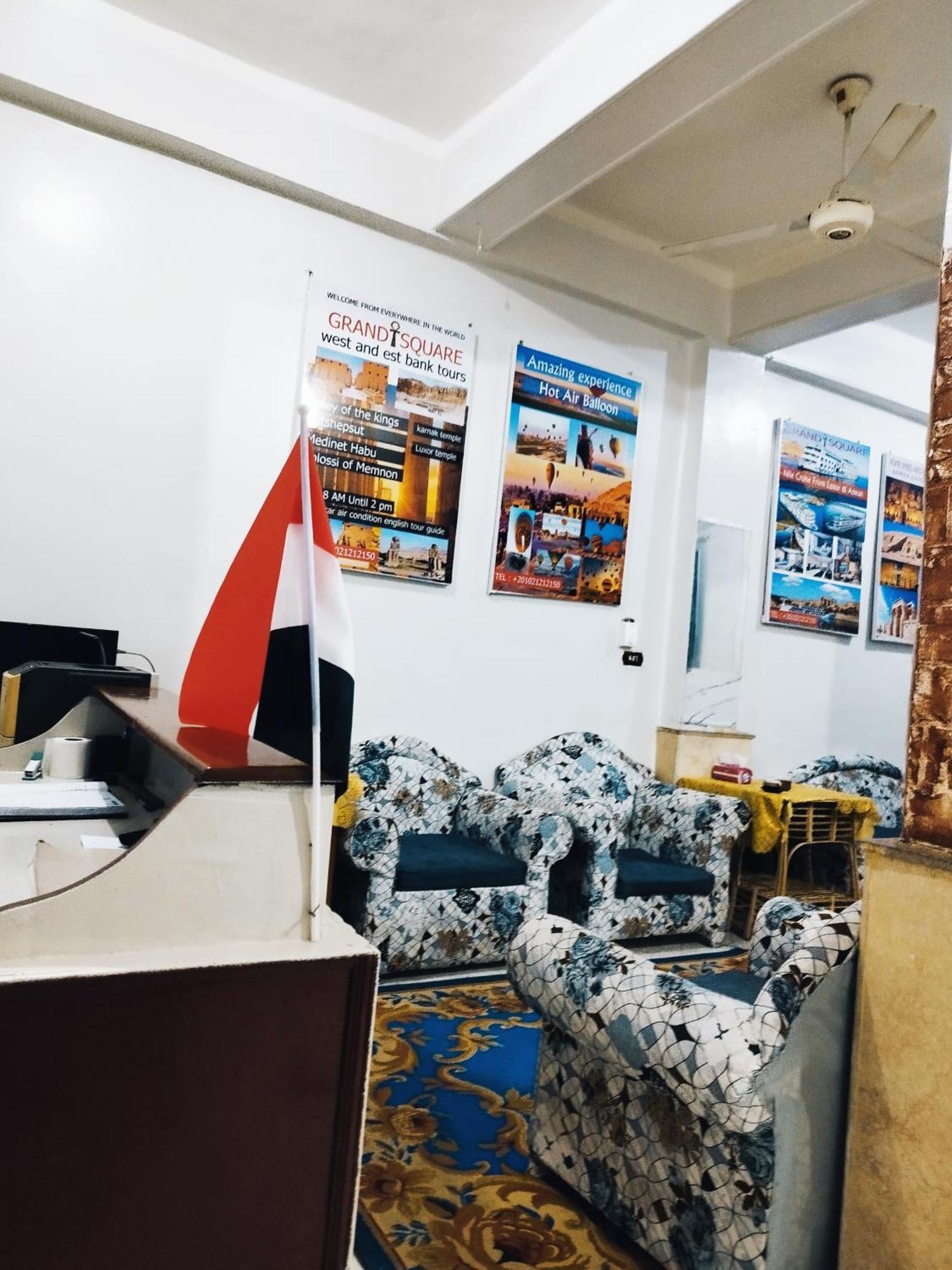 Grand Square Hostel Luxor Esterno foto